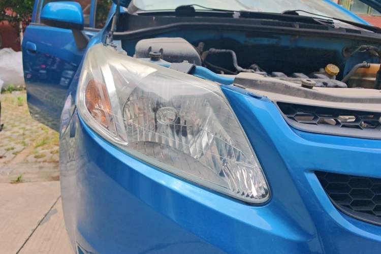 Used Chevrolet Sail 2013 Sedan 1.4L AMT Enjoy Edition Right Front Headlight