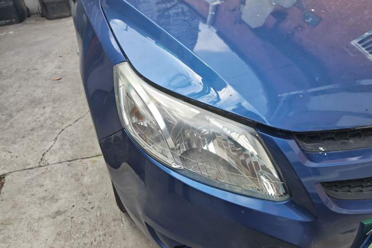 Used Chevrolet Sail 2013 Sedan 1.4L Manual Elegance Edition Right Front Headlight