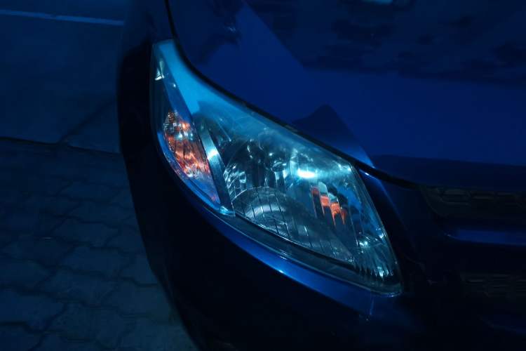 Used Chevrolet Sail 2013 Sedan 1.4L Manual Ideal Happiness Edition Right Front Headlight