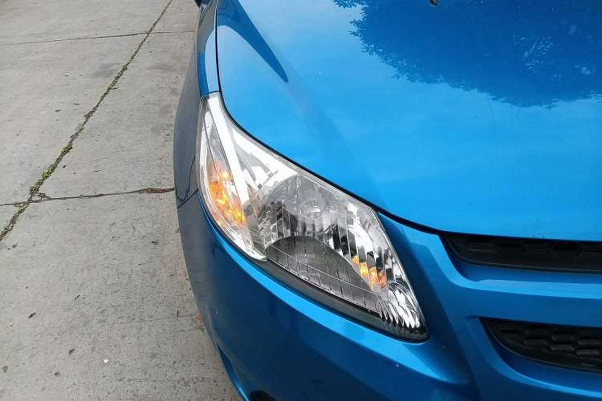Used Chevrolet Sail 2013 Sedan 1.2L Manual Warm Edition Right Front Headlight