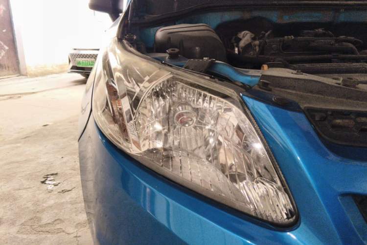 Used Chevrolet Sail 2013 Sedan 1.2L Manual Fashionable Happiness Edition Right Front Headlight
