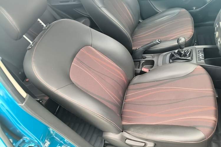 Used Chevrolet Sail 2013 Sedan 1.4L Manual Ideal Happiness Edition Right Front Seat