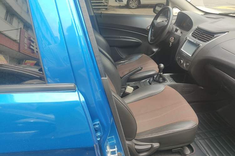 Used Chevrolet Sail 2013 Sedan 1.2L Manual Fashionable Happiness Edition Right Front Seat