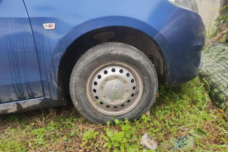 Used Chevrolet Sail 2013 Sedan 1.2L Manual Fashionable Happiness Edition Right Front Wheel Hub