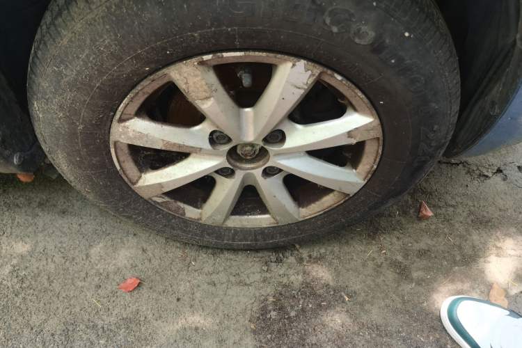 Used Chevrolet Sail 2013 Sedan 1.2L Manual Fashionable Happiness Edition Right Front Wheel Hub