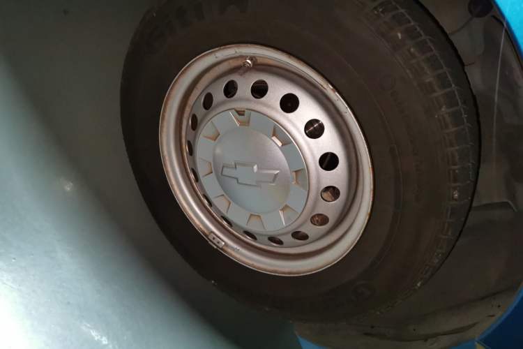 Used Chevrolet Sail 2013 Sedan 1.2L Manual Fashionable Happiness Edition Right Front Wheel Hub