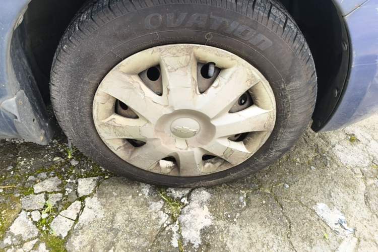 Used Chevrolet Sail 2013 Sedan 1.4L Manual Ideal Edition Right Front Wheel Hub