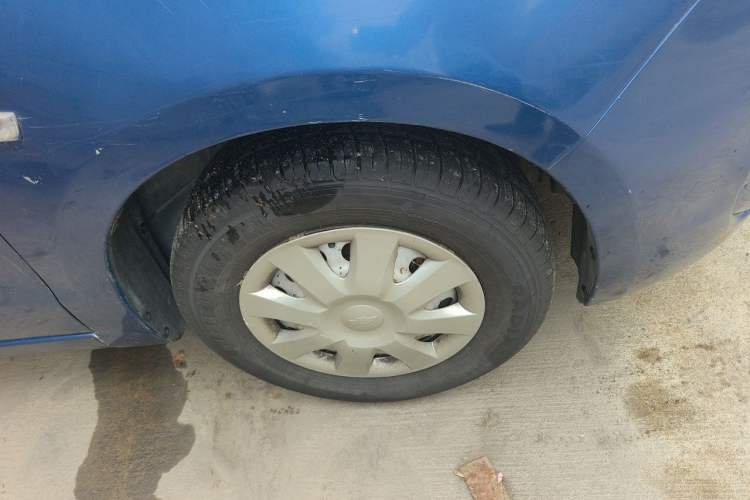 Used Chevrolet Sail 2013 Sedan 1.2L Manual Fashion Edition Right Front Wheel Hub