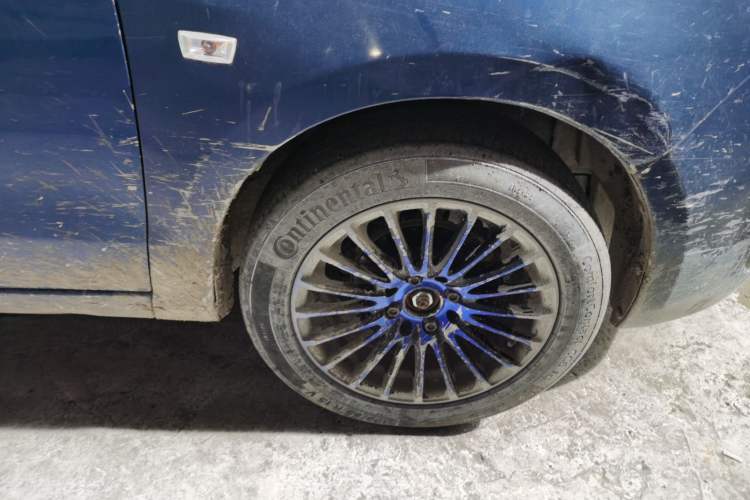 Used Chevrolet Sail 2013 Sedan 1.2L Manual Fashion Edition Right Front Wheel Hub