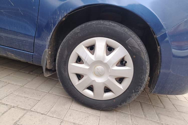 Used Chevrolet Sail 2013 Sedan 1.4L Manual - Youyi Happiness Edition Right Front Wheel Hub