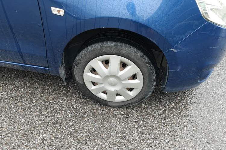 Used Chevrolet Sail 2013 Sedan 1.4L Manual - Youyi Happiness Edition Right Front Wheel Hub