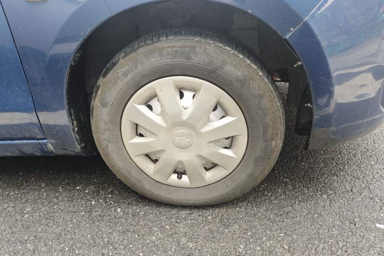 Used Chevrolet Sail 2013 Sedan 1.2L Manual Fashion Edition Right Front Wheel Hub