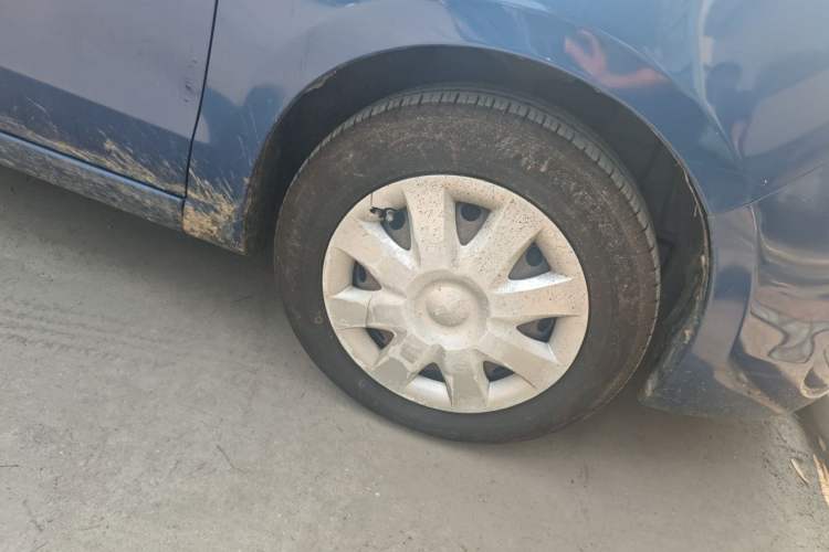 Used Chevrolet Sail 2013 Sedan 1.4L Manual Happiness Edition II Right Front Wheel Hub