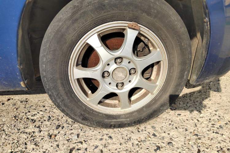Used Chevrolet Sail 2013 Sedan 1.2L Manual Warm Edition Right Front Wheel Hub