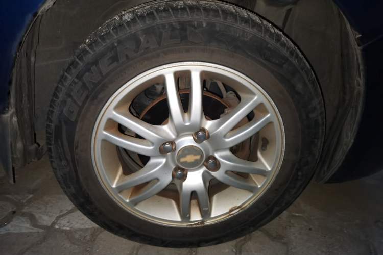 Used Chevrolet Sail 2013 Sedan 1.4L Manual Ideal Happiness Edition Right Front Wheel Hub