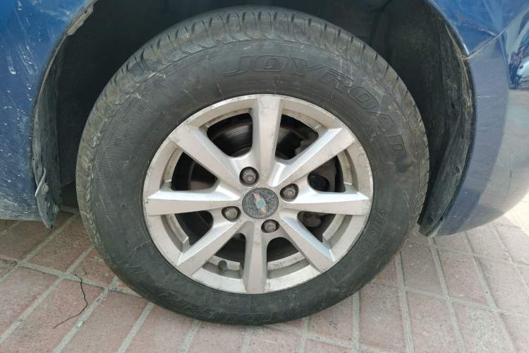 Used Chevrolet Sail 2013 Sedan 1.2L Manual Fashionable Happiness Edition Right Front Wheel Hub