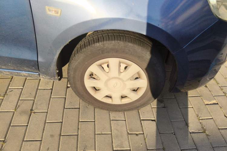 Used Chevrolet Sail 2013 Sedan 1.2L Manual Fashionable Happiness Edition Right Front Wheel Hub