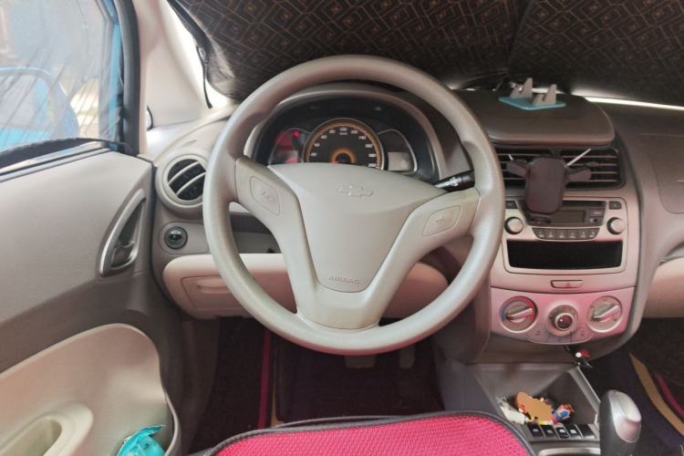 Used Chevrolet Sail 2013 Sedan 1.4L AMT Enjoy Edition Steering Wheel