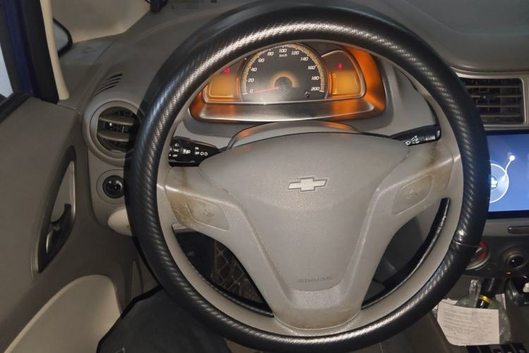 Used Chevrolet Sail 2013 Sedan 1.4L AMT Enjoy Edition Steering Wheel