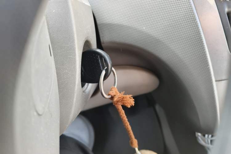 Used Chevrolet Sail 2013 Sedan 1.2L Manual Warm Edition Vehicle Key