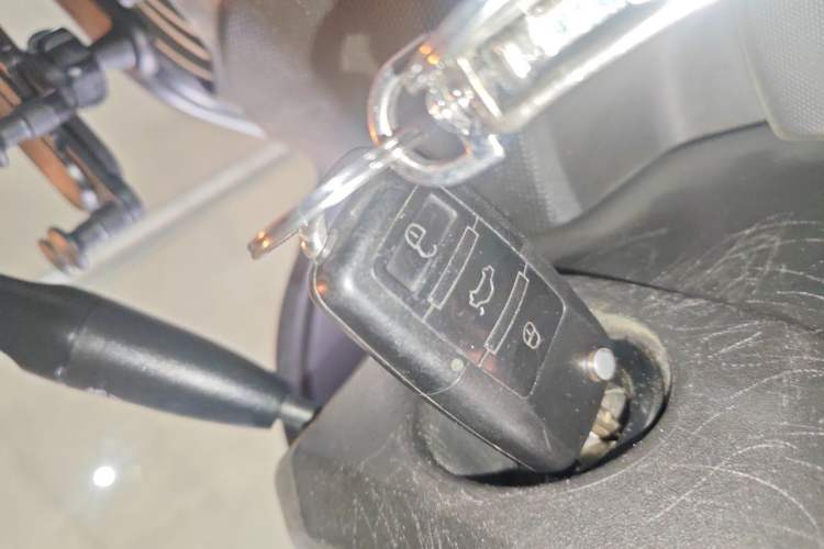 Used Chevrolet Sail 2013 Sedan 1.2L Manual Fashionable Happiness Edition Vehicle Key