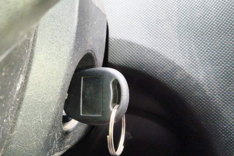 Used Chevrolet Sail 2013 Sedan 1.2L Manual Fashionable Happiness Edition Vehicle Key