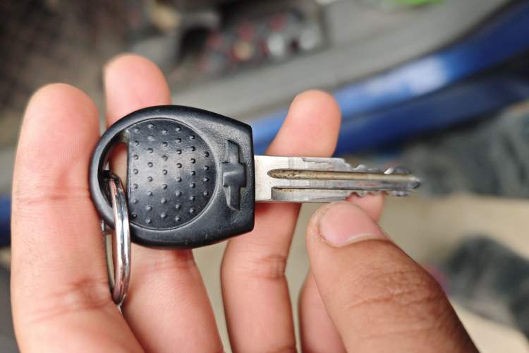 Used Chevrolet Sail 2013 Sedan 1.2L Manual Warm Edition Vehicle Key