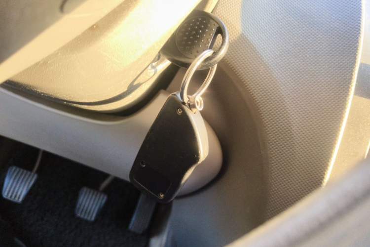 Used Chevrolet Sail 2013 Sedan 1.2L Manual Fashionable Happiness Edition Vehicle Key
