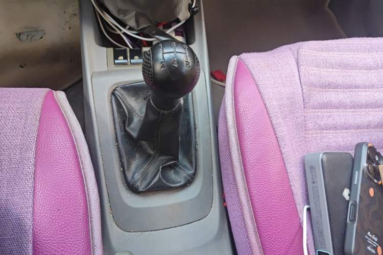 Used Chevrolet Sail 2013 Sedan 1.2L Manual Fashionable Happiness Edition Gear Lever