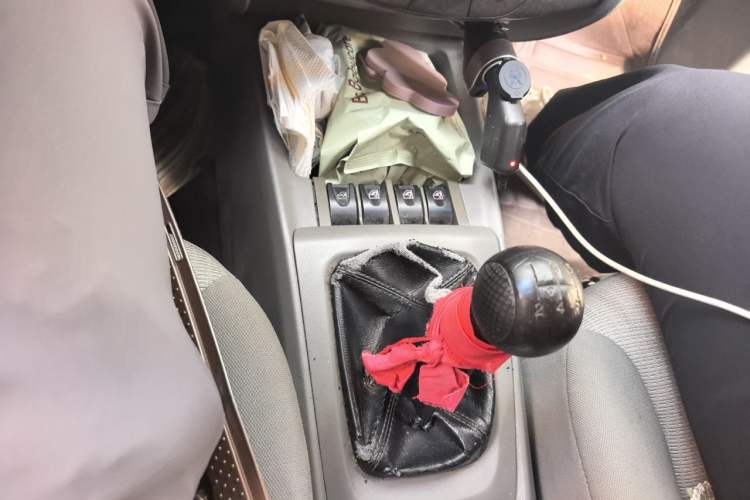 Used Chevrolet Sail 2013 Sedan 1.2L Manual Fashion Edition Gear Lever