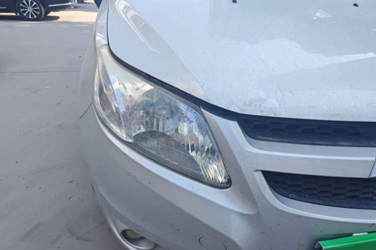 Used Chevrolet Sail 2013 Sedan 1.2L Manual Fashionable Happiness Edition Right Front Headlight