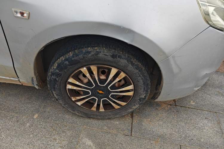 Used Chevrolet Sail 2013 Sedan 1.2L Manual Fashionable Happiness Edition Right Front Wheel Hub