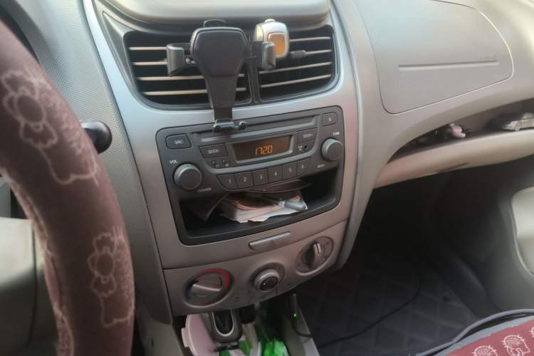 Used Chevrolet Sail 2013 Sedan 1.2L AMT Ideal Edition Audio And AC Panel
