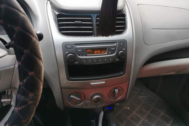 Used Chevrolet Sail 2013 Sedan 1.2L Manual Fashion Edition Audio And AC Panel