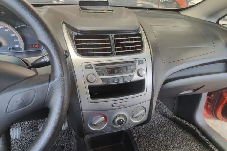 Used Chevrolet Sail 2013 Sedan 1.4L Manual - Youyi Happiness Edition Audio And AC Panel