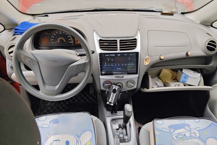 Used Chevrolet Sail 2013 Sedan 1.2L AMT Ideal Edition Center Console