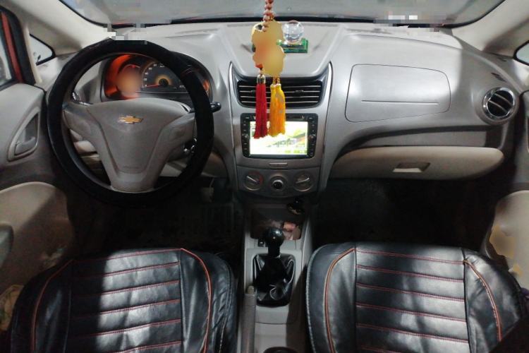 Used Chevrolet Sail 2013 Sedan 1.2L Manual Warm Edition Center Console