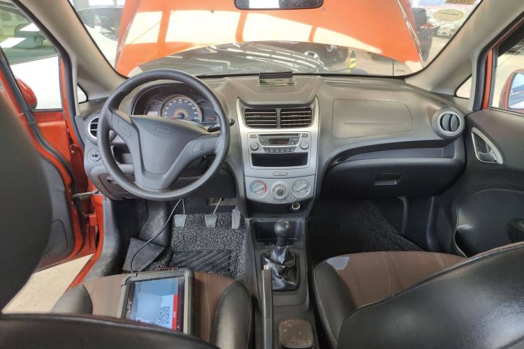 Used Chevrolet Sail 2013 Sedan 1.4L Manual - Youyi Happiness Edition Center Console