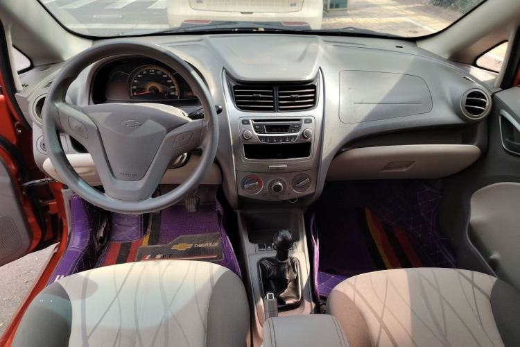 Used Chevrolet Sail 2013 Hatchback 1.4L Manual Enjoyment Edition Center Console