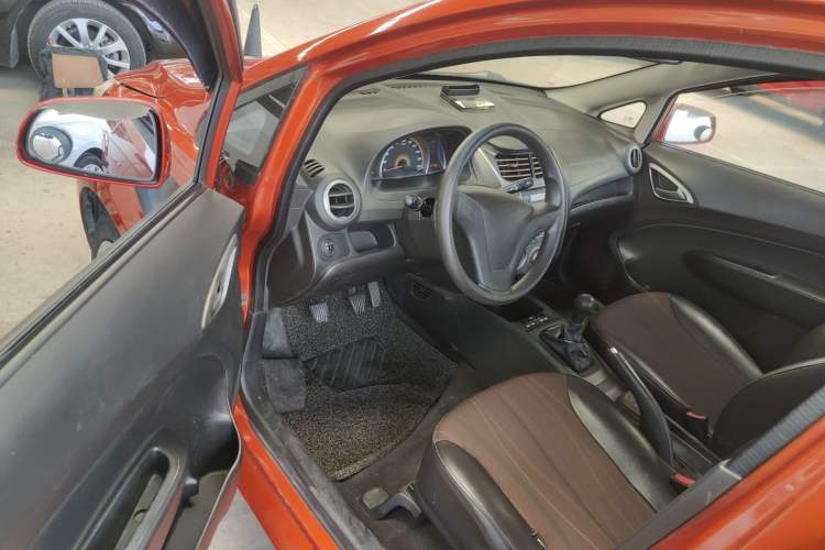 Used Chevrolet Sail 2013 Sedan 1.4L Manual - Youyi Happiness Edition Driver Seat