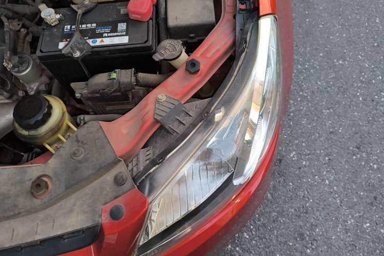 Used Chevrolet Sail 2013 Hatchback 1.4L AMT U-Style Edition Engine Bay Left