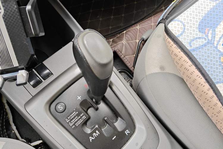 Used Chevrolet Sail 2013 Sedan 1.2L AMT Ideal Edition Gear Lever