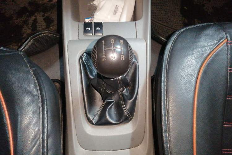 Used Chevrolet Sail 2013 Sedan 1.2L Manual Warm Edition Gear Lever