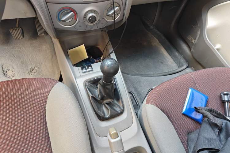 Used Chevrolet Sail 2013 Sedan 1.2L Manual Fashion Edition Gear Lever