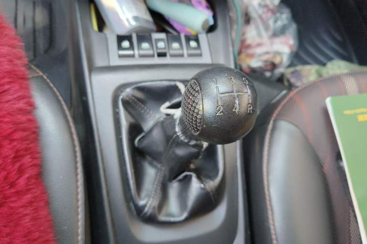 Used Chevrolet Sail 2013 Sedan 1.2L Manual Warm Edition Gear Lever