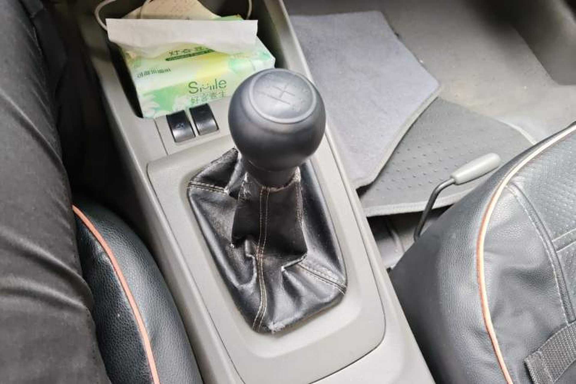 Used Chevrolet Sail 2013 Sedan 1.4L Manual Ideal Edition Gear Lever