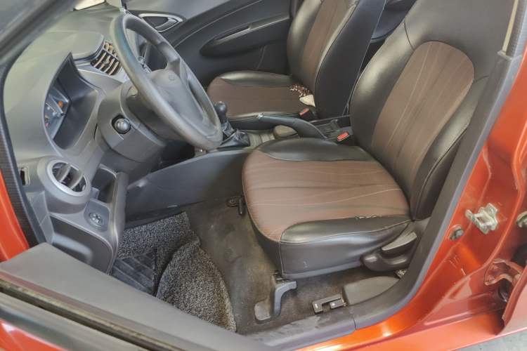 Used Chevrolet Sail 2013 Sedan 1.4L Manual - Youyi Happiness Edition Left Front Seat