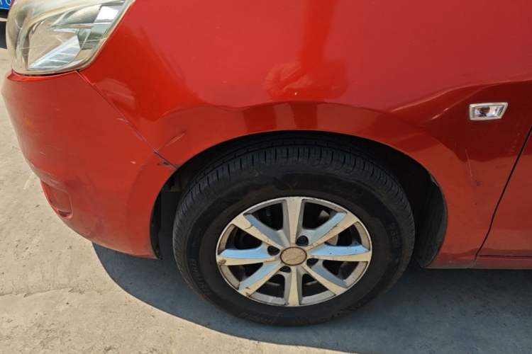 Used Chevrolet Sail 2013 Sedan 1.2L Manual Fashionable Happiness Edition Left Front Wheel Hub