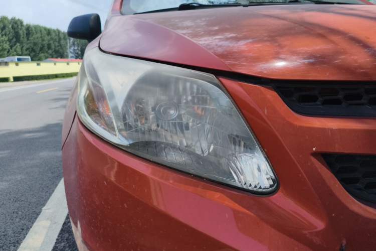 Used Chevrolet Sail 2013 Sedan 1.2L Manual Fashionable Happiness Edition Right Front Headlight