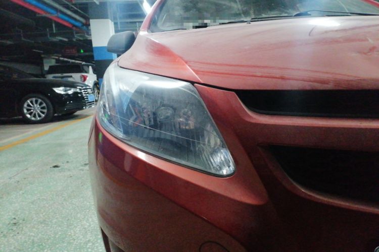Used Chevrolet Sail 2013 Sedan 1.2L Manual Warm Edition Right Front Headlight